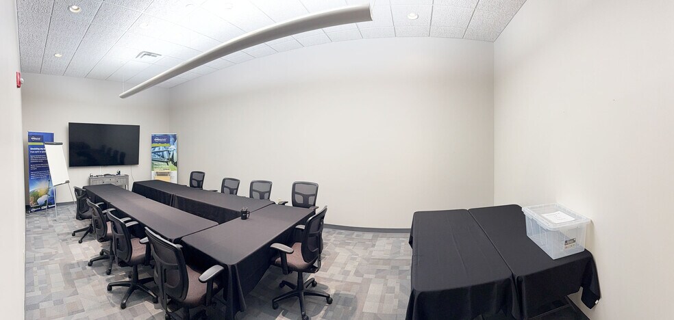 More Photos Of 3919 N Greenbrooke Dr SE, Grand Rapids Manufacturing For Sale