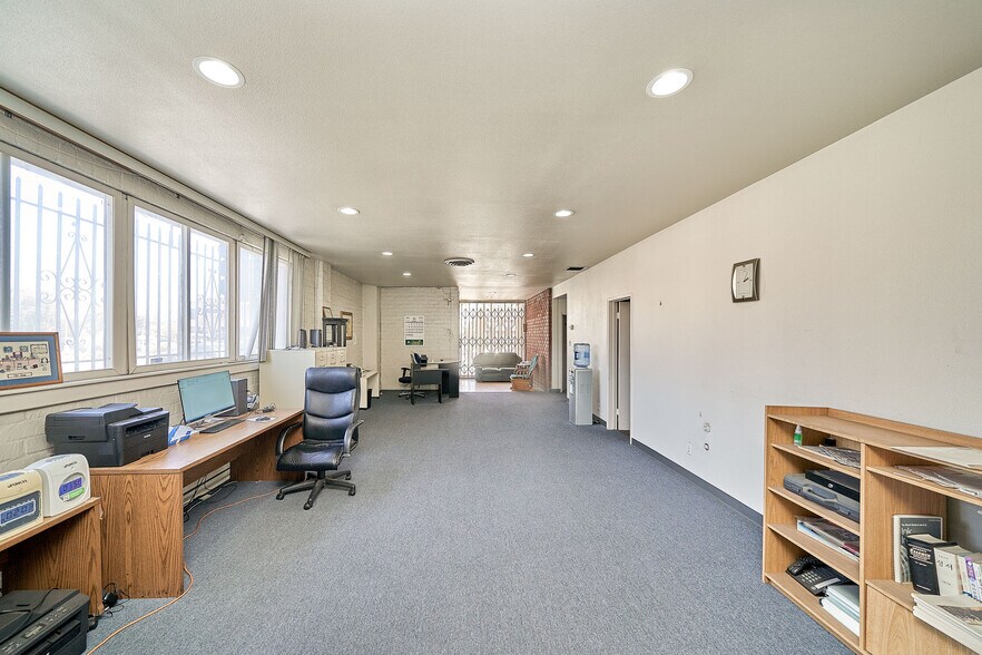 More Photos Of 5946 E Washington Blvd, Commerce Warehouse For Sale