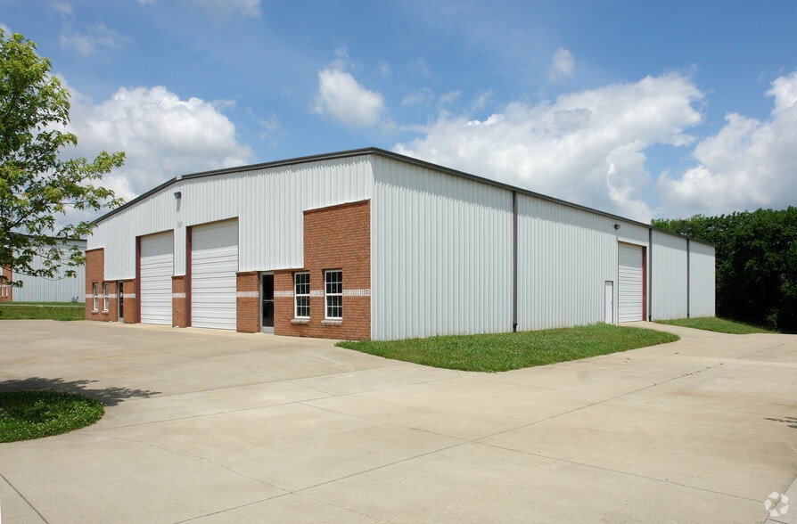 More Photos Of 1232 Longleaf Dr, Gallatin Warehouse For Lease