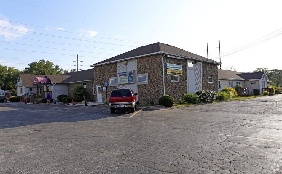 Primary Photo Of 4004 Campbell St, Valparaiso Medical For Lease
