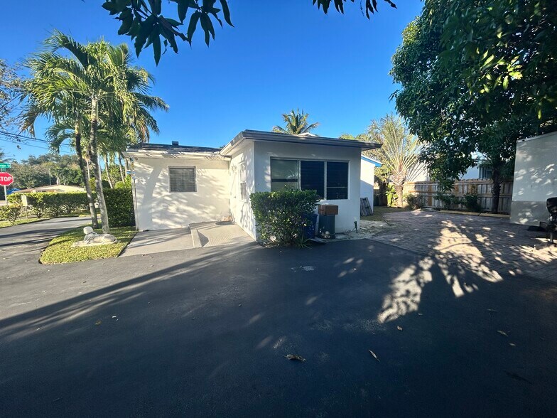 More Photos Of 5820 Sheridan St, Hollywood Office For Lease