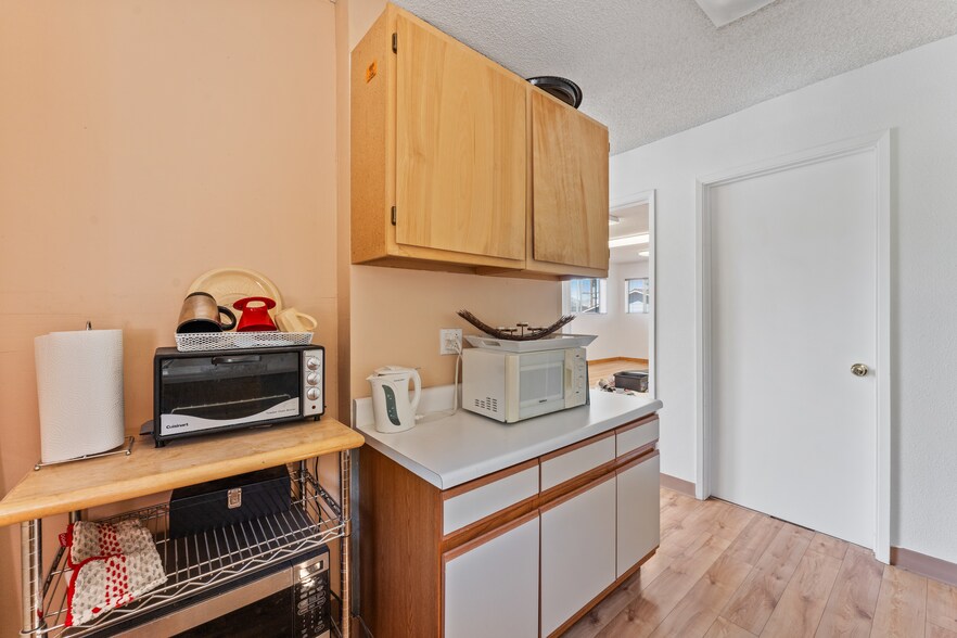 More Photos Of 235 W Pueblo St, Reno Research And Development For Sale