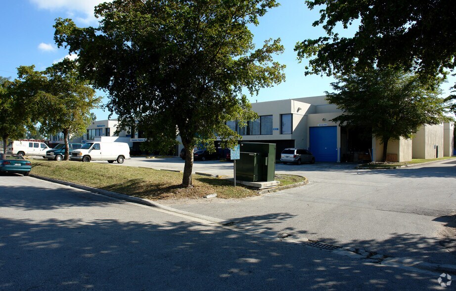 More Photos Of 6900-6914 NW 50th St, Miami Warehouse For Lease