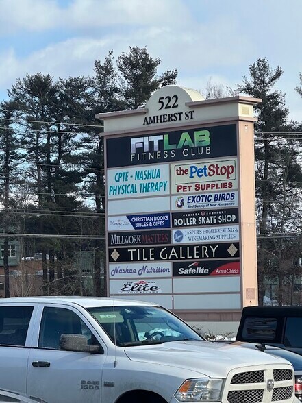 More Photos Of 522 Amherst St, Nashua Showroom For Lease