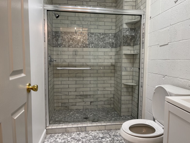 More Photos Of 555 Whitehall St SW, Atlanta Distribution For Lease