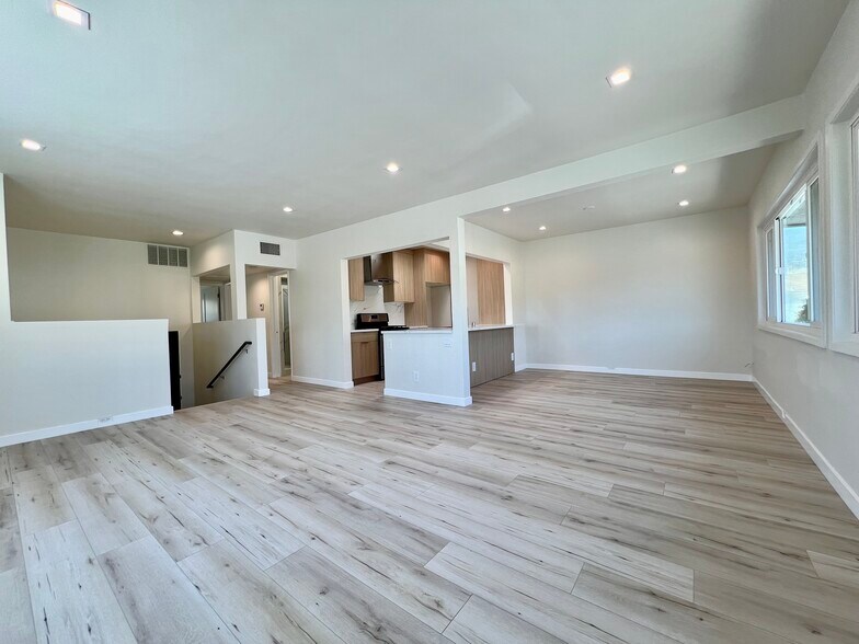 More Photos Of 3511 Market St, Glendale Office Residential For Lease