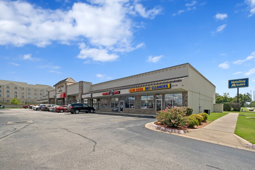 More Photos Of 4408 W Walnut St, Rogers Unknown For Lease