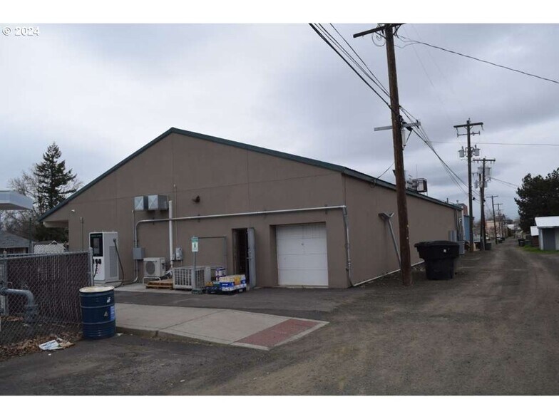 More Photos Of 457 E Main St, Athena Convenience Store For Sale