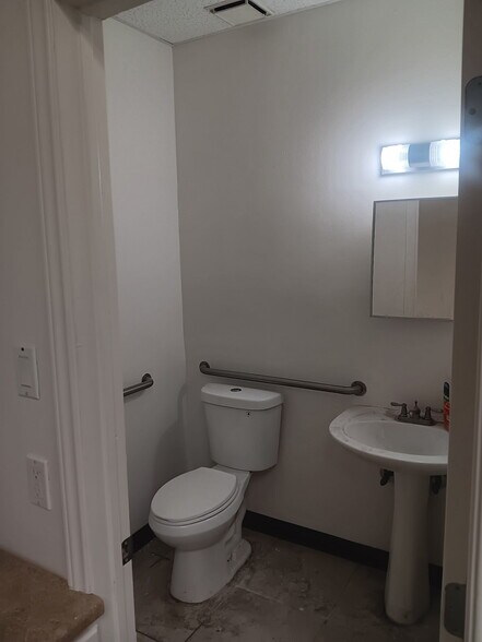 More Photos Of 8600 Westpark Dr, Houston Light Distribution For Lease