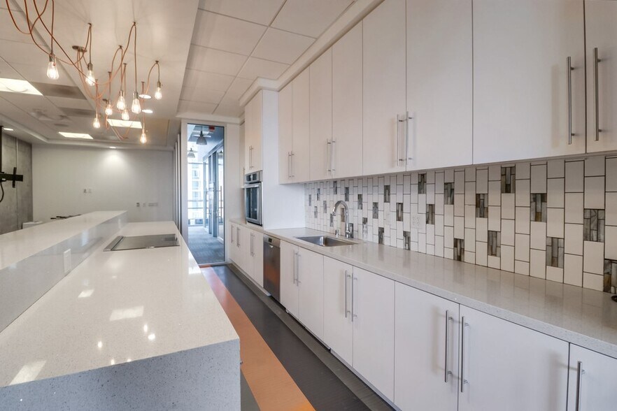 More Photos Of 1350 Columbia St, San Diego Loft Creative Space For Sale