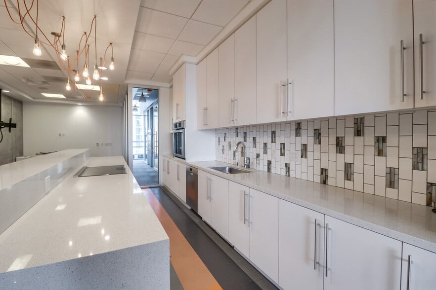 More Photos Of 1350 Columbia St, San Diego Loft Creative Space For Sale