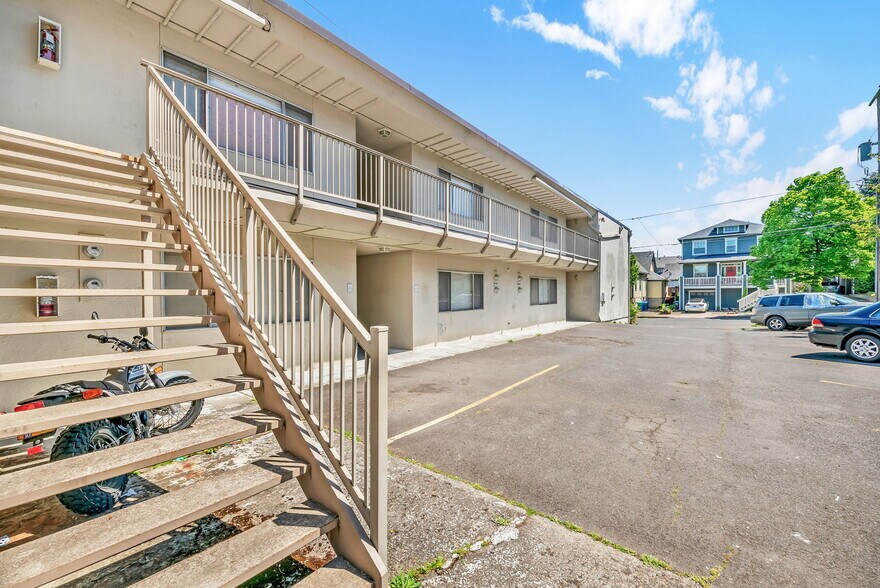 More Photos Of 7606-7720 E Burnside St, Portland Apartments For Sale