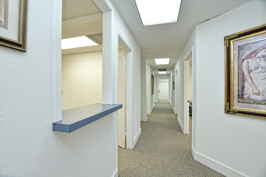 More Photos Of 600 Forest St, Georgetown Office For Sale