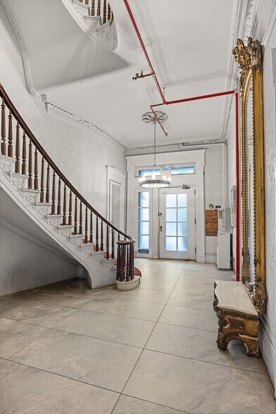 More Photos Of 7 W 16th St, New York Apartments For Sale