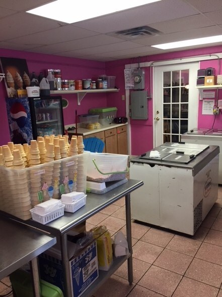 More Photos Of 7991 Route 31, Bridgeport Restaurant For Sale