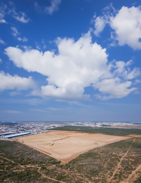 More Photos Of EastPoint, Laredo Warehouse For Lease