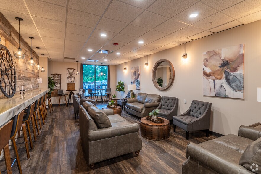 More Photos Of 2826 Ross Clark Cir, Dothan Unknown For Lease