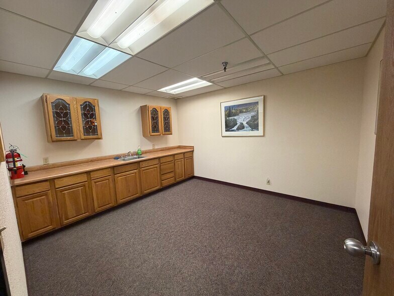 More Photos Of 1301 Huffman Rd, Anchorage Medical For Lease