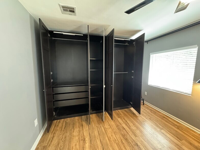 More Photos Of 2423 W Campbell Ave, Phoenix Warehouse For Sale