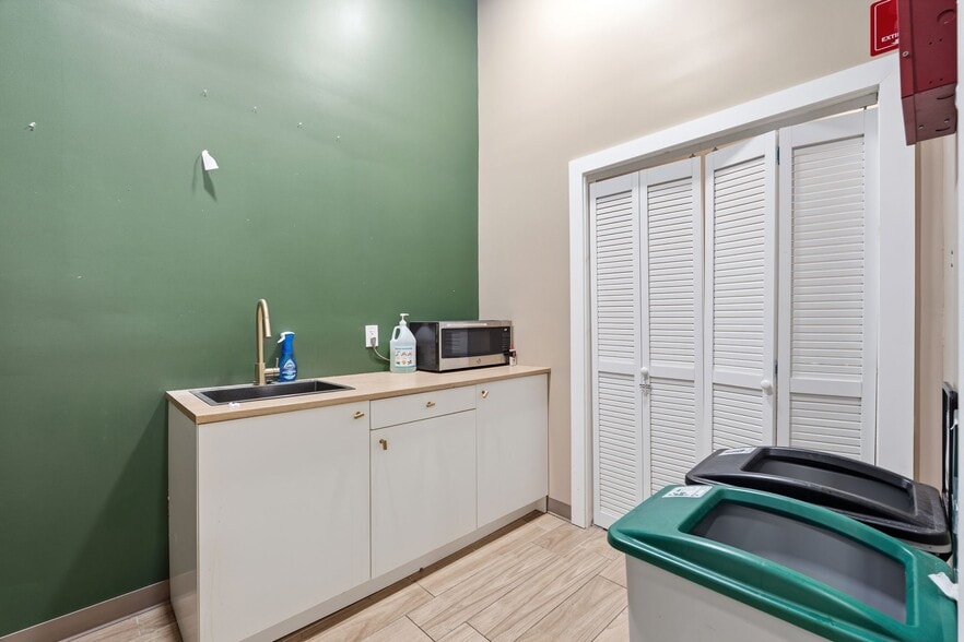More Photos Of 36 Congress St, Jersey City General Retail For Sale