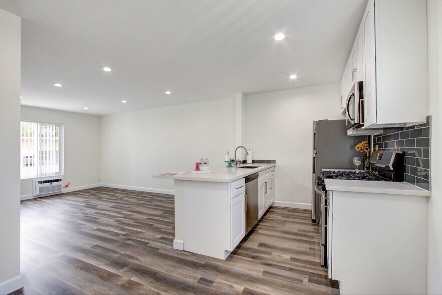 More Photos Of 14849 Vanowen St, Van Nuys Apartments For Sale