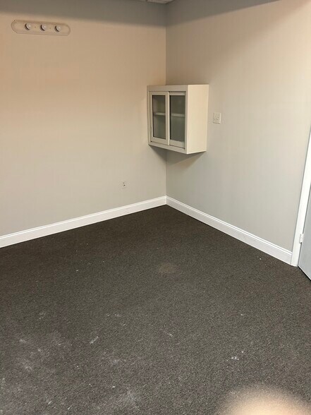 More Photos Of 1208 Hull St, Richmond General Retail For Sale