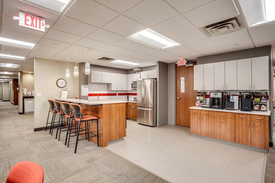 More Photos Of 14525 Hwy 7, Minnetonka Medical For Lease