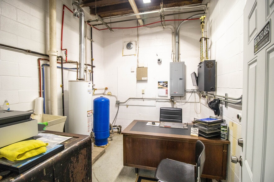 More Photos Of 10185 N Saginaw Rd, Clio Auto Repair For Sale