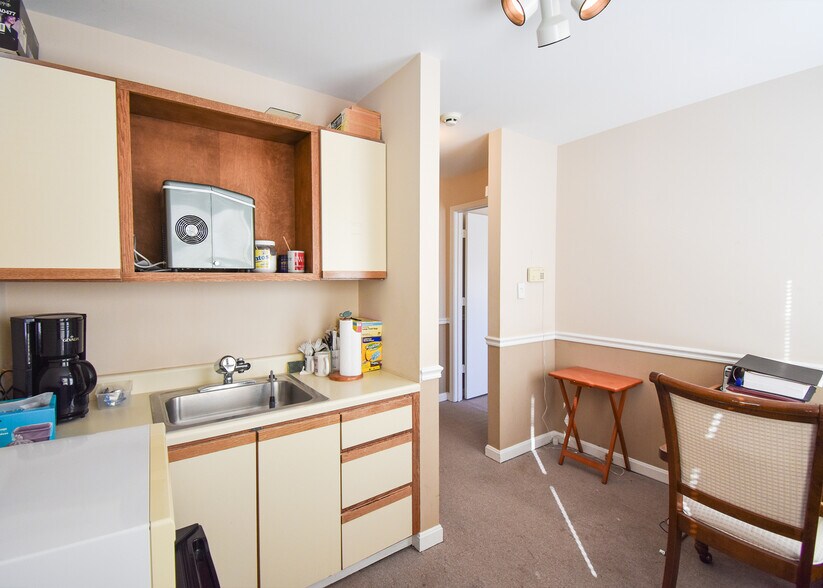 More Photos Of 6350-6356 Rolling Mill Pl, Springfield Loft Creative Space For Sale