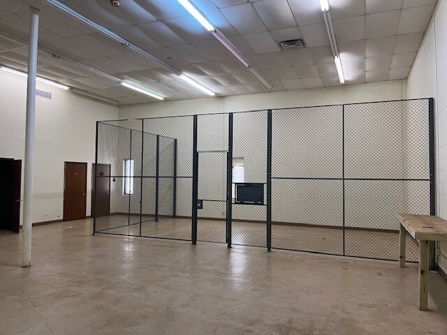 More Photos Of 646 Matthews Mint Hill Rd, Matthews Flex For Sale