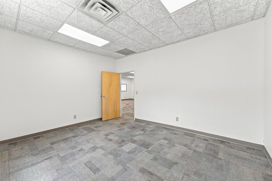 More Photos Of 615-619 Commerce Rd, Richmond Office For Lease