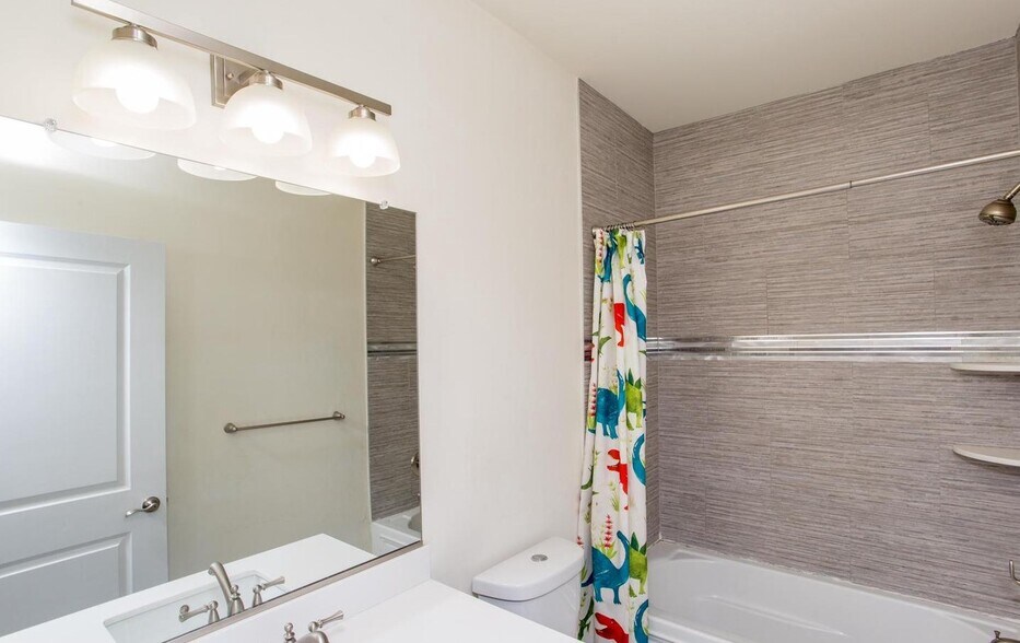 More Photos Of 1860 Frankford Ave, Philadelphia Storefront Retail Residential For Sale