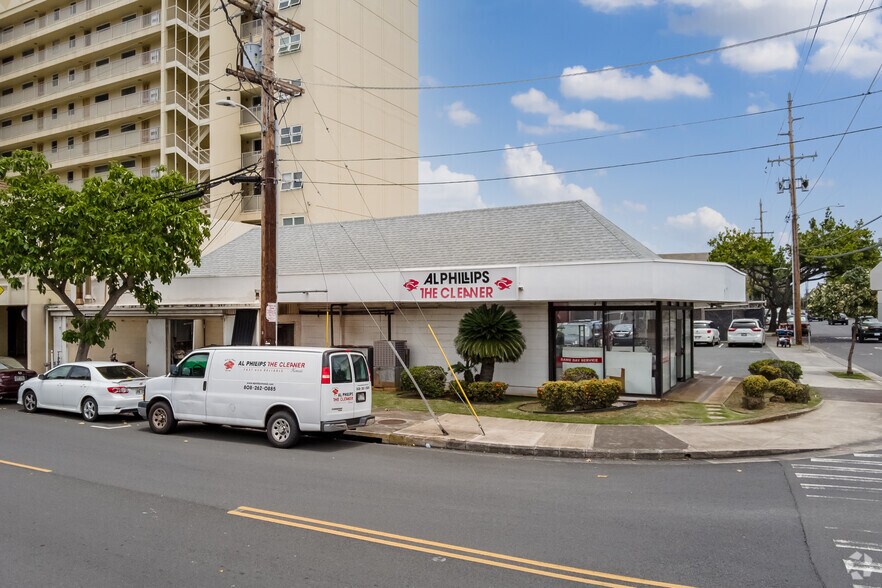 More Photos Of 340 Kuulei Rd, Kailua Freestanding For Lease