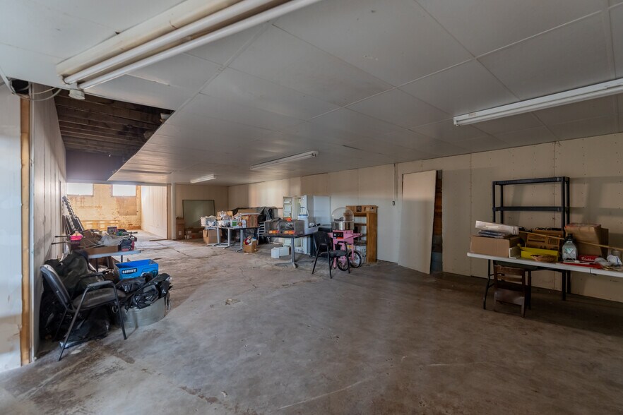 More Photos Of 221 N Cleveland Ave, Cushing Department Store For Sale