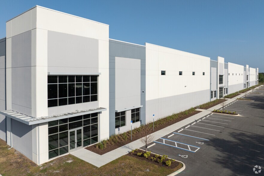 More Photos Of 4545 Portier Blvd, Orlando Unknown For Lease