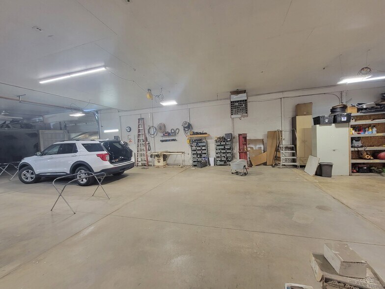 More Photos Of 25968 Waltz Rd, New Boston Auto Repair For Sale