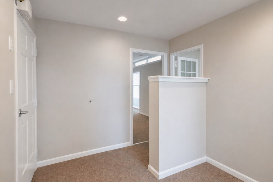 More Photos Of 5549 Langston Blvd, Arlington Flex For Lease