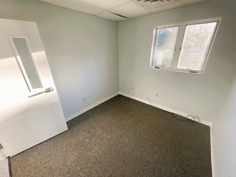 More Photos Of 2291 Traversefield Dr, Traverse City Manufacturing For Lease