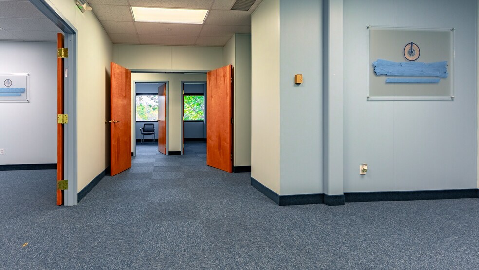 More Photos Of 810 Bear Tavern Rd, Ewing Office For Sale