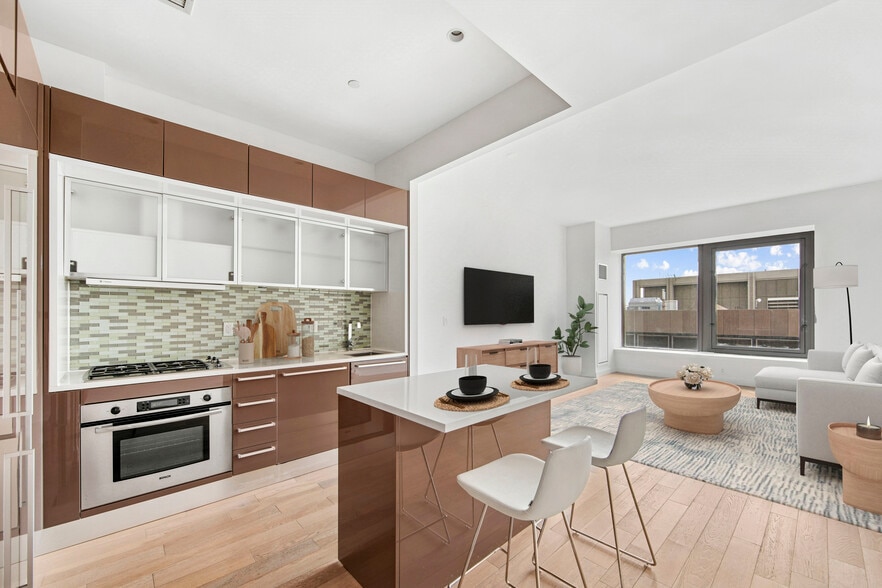 More Photos Of 75 Wall St, New York Hotel For Sale