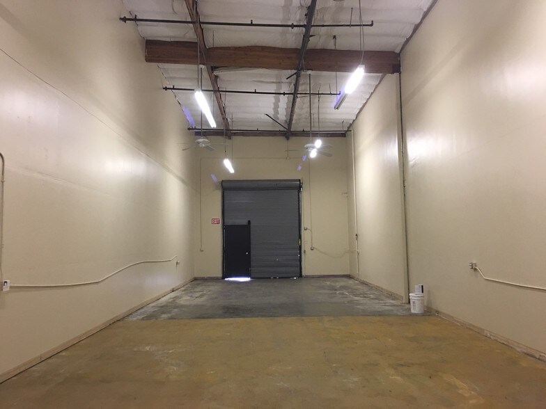 More Photos Of 110 Railroad Ave, Suisun City Flex For Lease