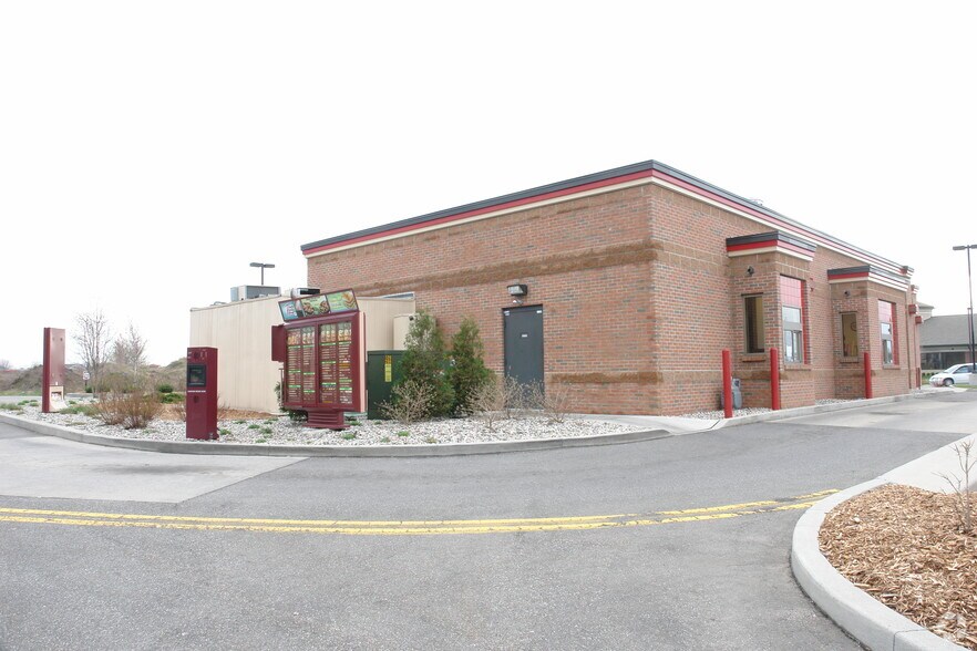 More Photos Of 3176 West Shore Dr, Holland Fast Food For Sale