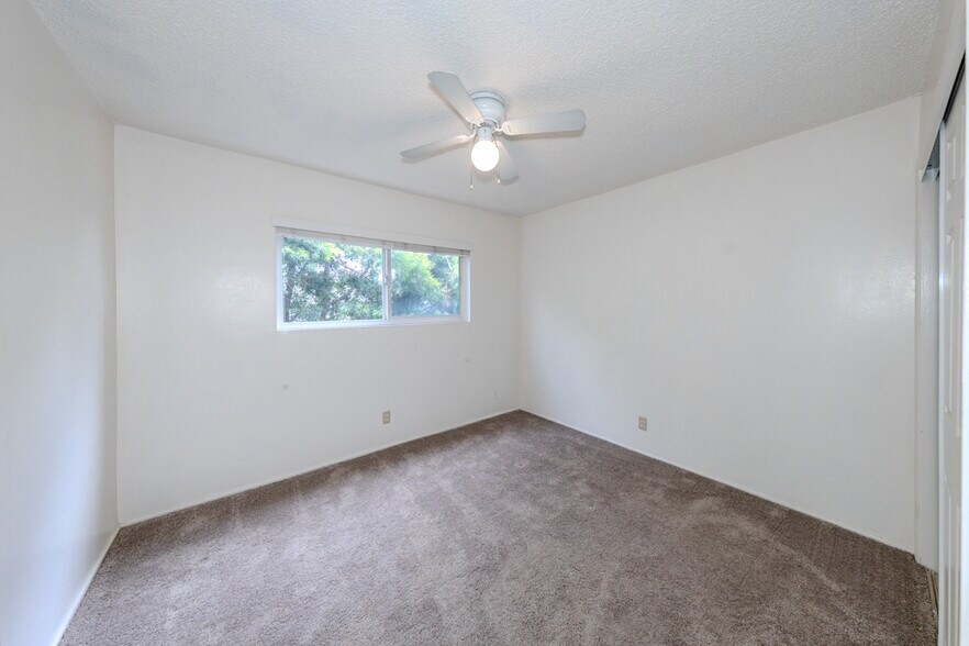 More Photos Of 241 Lindero Ave, Long Beach Apartments For Sale