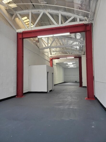 More Photos Of 2023-2043 S Santa Fe Ave, Los Angeles Unknown For Lease