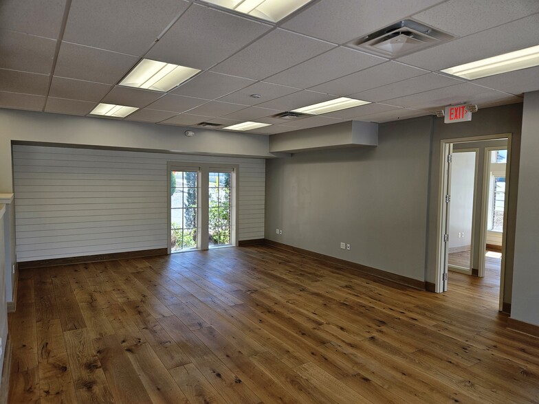 More Photos Of 363 S Main St, Alpharetta Storefront Retail Office For Lease
