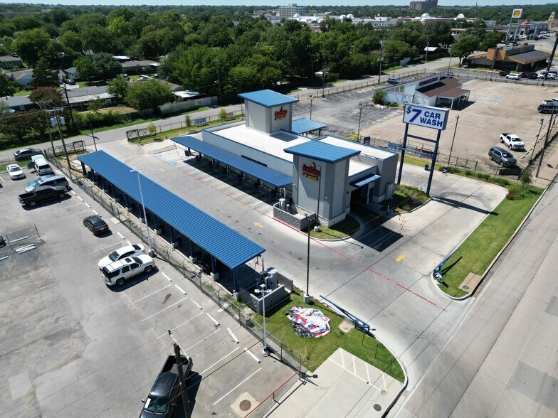 Primary Photo Of 4444 South Fwy, Fort Worth Carwash For Sale