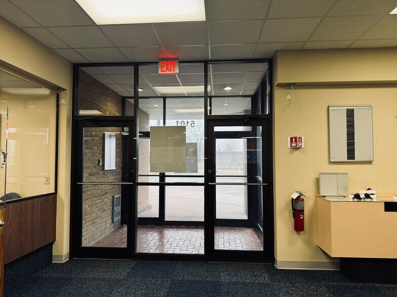 More Photos Of 5101 N Grand River Ave, Lansing Bank For Sale