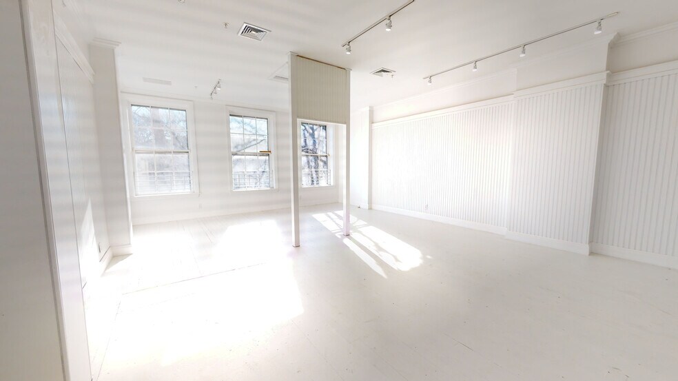 More Photos Of 33 Main St, Nantucket Storefront Retail Office For Sale