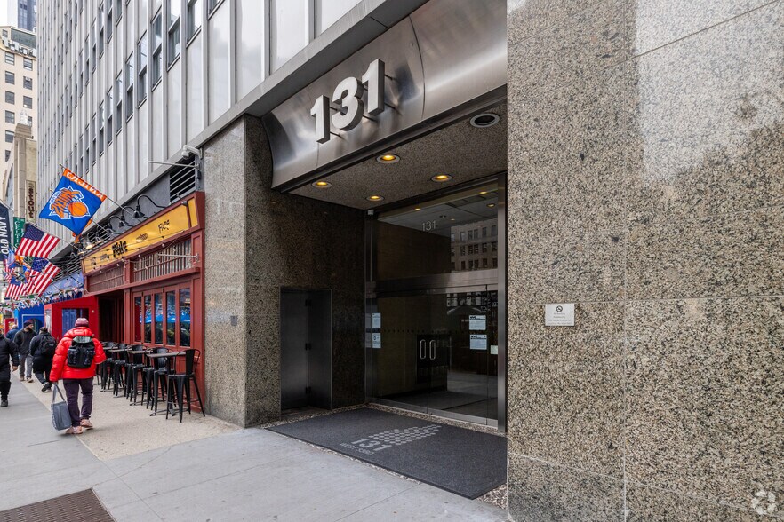 More Photos Of 131 W 33rd St, New York Office For Sale
