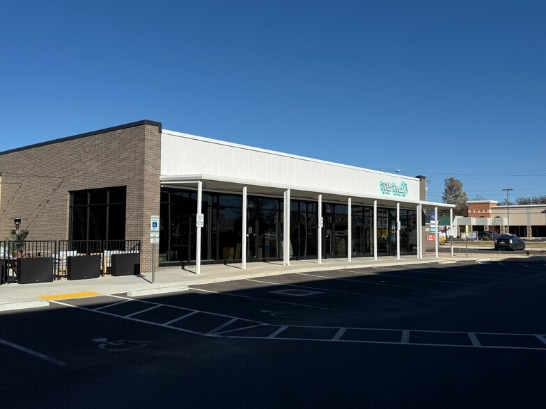 More Photos Of 2515 S Campbell Ave, Springfield General Retail For Lease
